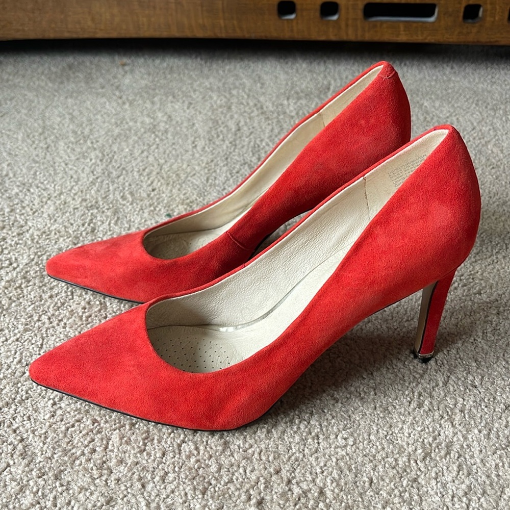 Kenneth Cole red suede pumps